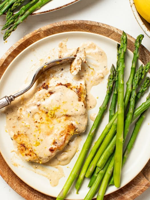 Creamy Lemon Chicken with Asparagus